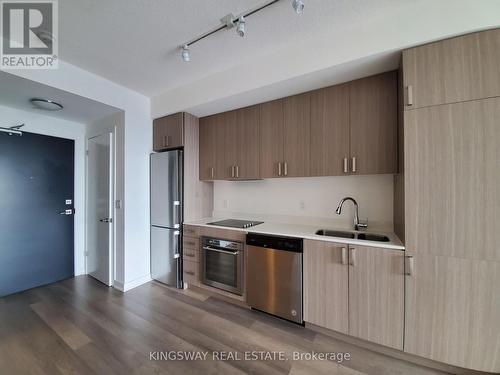 605 - 5230 Dundas Street, Burlington (Orchard), ON - Indoor Photo Showing Kitchen