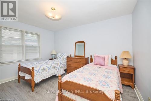 6361 Clare Crescent, Niagara Falls, ON - Indoor Photo Showing Bedroom