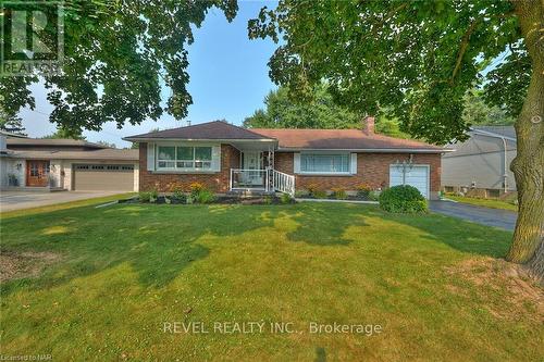 6361 Clare Crescent, Niagara Falls, ON - Outdoor With Facade