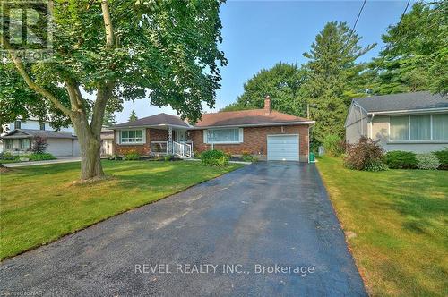 6361 Clare Crescent, Niagara Falls, ON - Outdoor With Facade