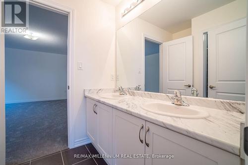 1640 Corsal Court, Innisfil, ON - Indoor Photo Showing Bathroom