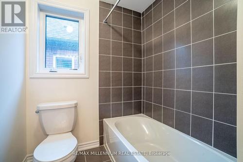 1640 Corsal Court, Innisfil, ON - Indoor Photo Showing Bathroom