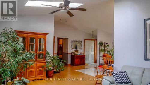 25172 Talbot Line, West Elgin (West Lorne), ON - Indoor Photo Showing Living Room