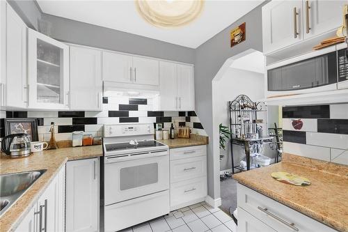 985 Limeridge Road E|Unit #32, Hamilton, ON - Indoor Photo Showing Kitchen