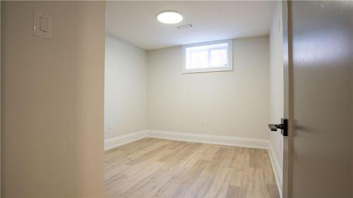 242 West 18Th Street, Hamilton, ON - Indoor Photo Showing Other Room