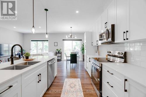 14 - 500 Sunnystone Road, London, ON - Indoor Photo Showing Kitchen With Double Sink With Upgraded Kitchen