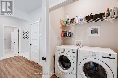 14 - 500 Sunnystone Road, London, ON - Indoor Photo Showing Laundry Room