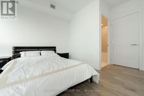 2922 - 585 Bloor Street E, Toronto (North St. James Town), ON - Indoor Photo Showing Bedroom