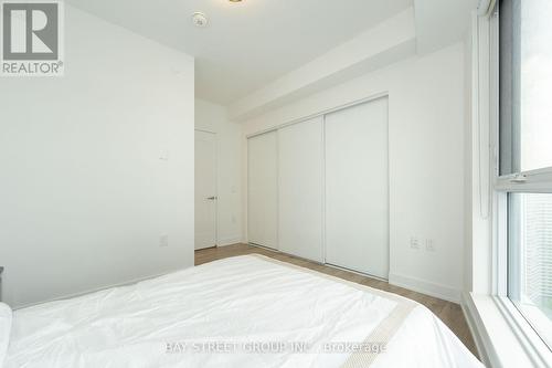 2922 - 585 Bloor Street E, Toronto (North St. James Town), ON - Indoor Photo Showing Bedroom