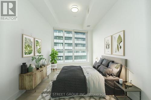 2922 - 585 Bloor Street E, Toronto (North St. James Town), ON - Indoor Photo Showing Bedroom