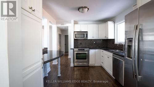 242 West 18Th Street, Hamilton (Buchanan), ON - Indoor Photo Showing Kitchen With Stainless Steel Kitchen With Upgraded Kitchen