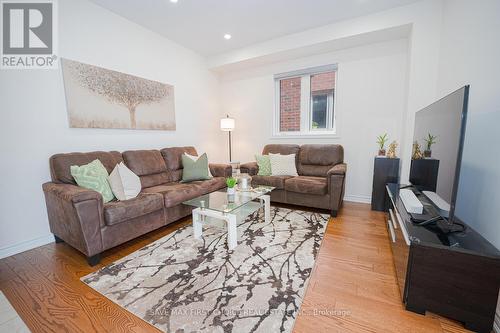 59 Allegro Drive, Brampton (Credit Valley), ON - Indoor Photo Showing Living Room