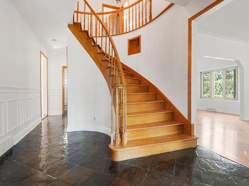 Staircase - 290 Av. Thrush, Dorval, QC - Indoor Photo Showing Other Room