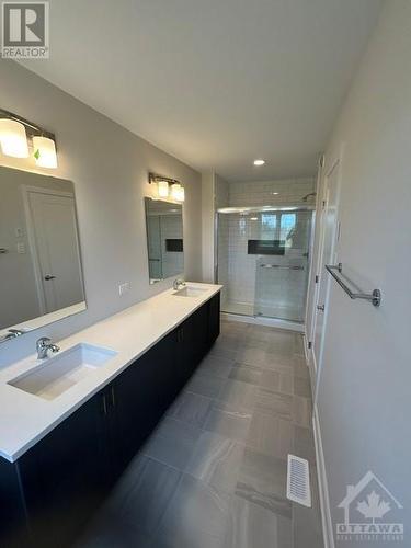 1545 Quarry Street, Russell, ON - Indoor Photo Showing Bathroom