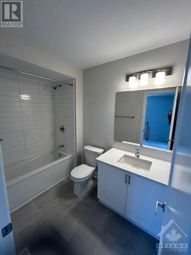 1545 Quarry Street, Russell, ON - Indoor Photo Showing Bathroom