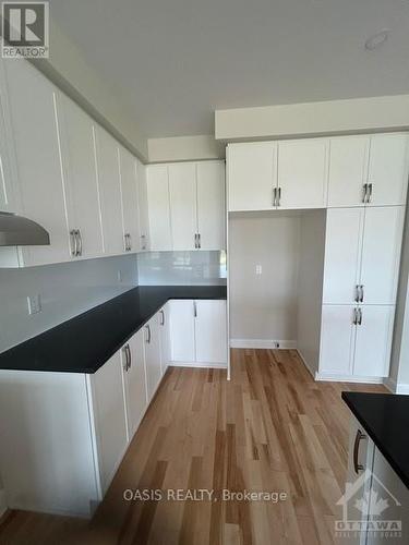 1545 Quarry Street, Prescott And Russell, ON - Indoor Photo Showing Kitchen