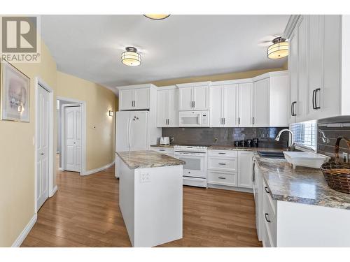 1614 Lindsay Drive, Kelowna, BC - Indoor Photo Showing Kitchen With Double Sink