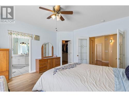 1614 Lindsay Drive, Kelowna, BC - Indoor Photo Showing Bedroom