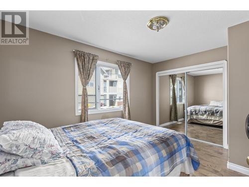 1614 Lindsay Drive, Kelowna, BC - Indoor Photo Showing Bedroom