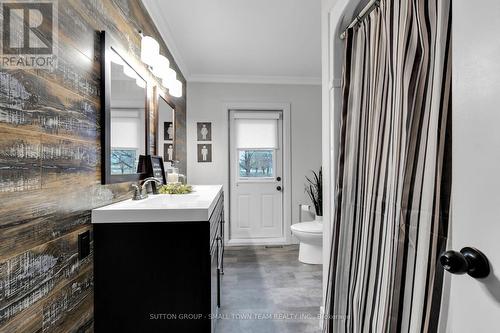 213 Pryde Boulevard, South Huron (Exeter), ON - Indoor Photo Showing Bathroom