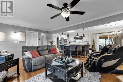 213 Pryde Boulevard, South Huron (Exeter), ON - Indoor Photo Showing Living Room