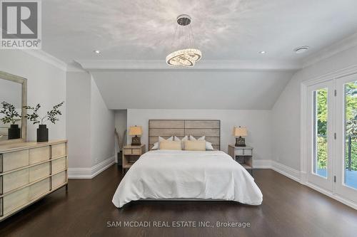 1649 Birchwood Drive, Mississauga, ON - Indoor Photo Showing Bedroom