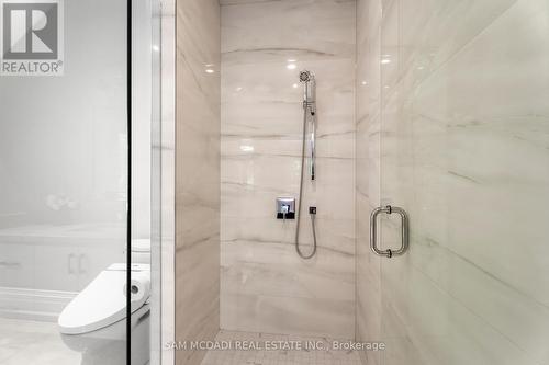 1649 Birchwood Drive, Mississauga, ON - Indoor Photo Showing Bathroom