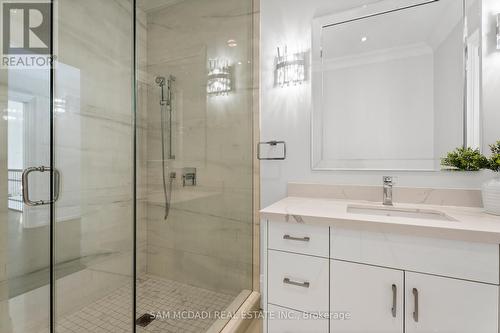 1649 Birchwood Drive, Mississauga, ON - Indoor Photo Showing Bathroom