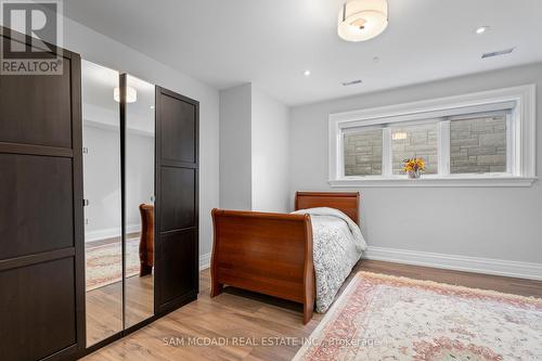 1649 Birchwood Drive, Mississauga, ON - Indoor Photo Showing Bedroom