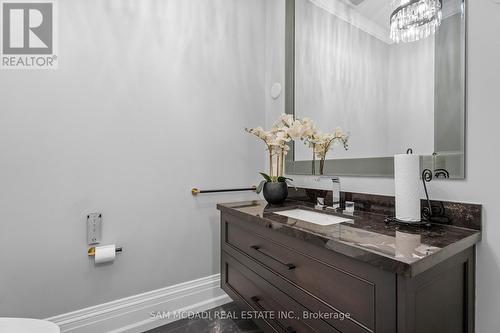 1649 Birchwood Drive, Mississauga, ON - Indoor Photo Showing Bathroom