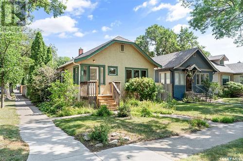 734 5Th Avenue N, Saskatoon, SK - Outdoor With Facade