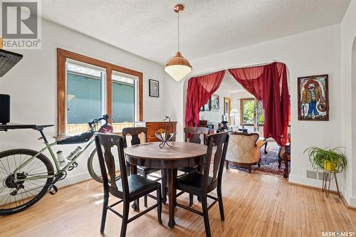 734 5Th Avenue N, Saskatoon, SK - Indoor Photo Showing Dining Room