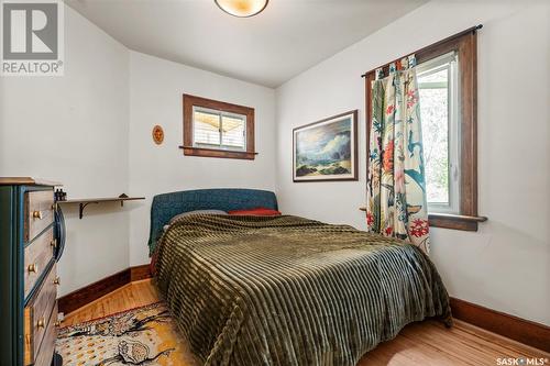 734 5Th Avenue N, Saskatoon, SK - Indoor Photo Showing Bedroom