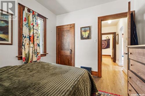 734 5Th Avenue N, Saskatoon, SK - Indoor Photo Showing Bedroom