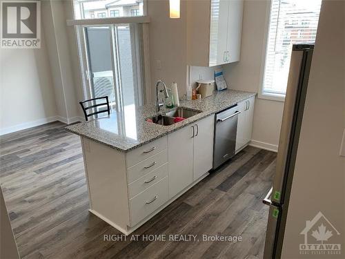 669 Corporal, Ottawa, ON - Indoor Photo Showing Kitchen With Double Sink With Upgraded Kitchen