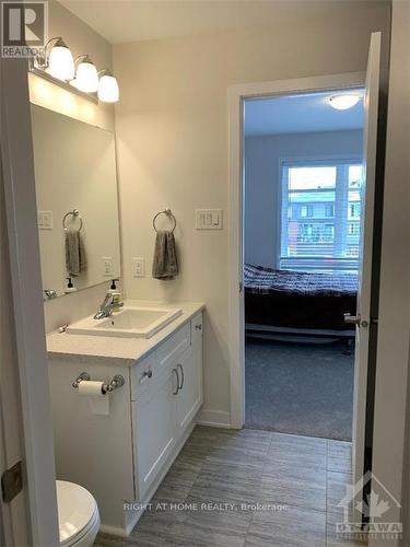 669 Corporal, Ottawa, ON - Indoor Photo Showing Bathroom