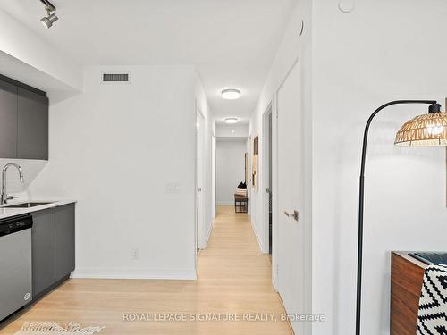 203-30 Tretti Way, Toronto, ON - Indoor