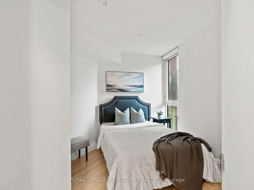 203-30 Tretti Way, Toronto, ON - Indoor Photo Showing Bedroom