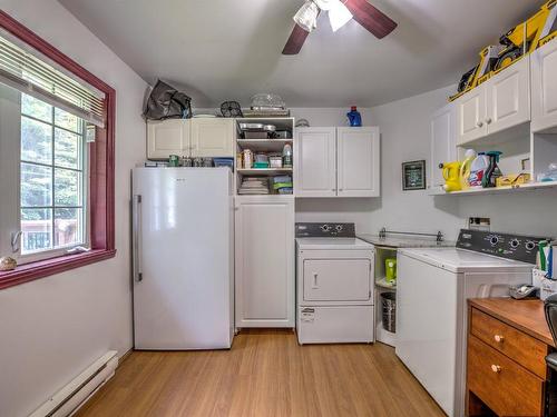 Salle de lavage - 50 Rue Du Plateau, Mont-Blanc, QC - Indoor Photo Showing Laundry Room