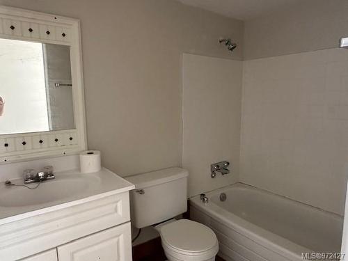 208-7450 Rupert St, Port Hardy, BC - Indoor Photo Showing Bathroom