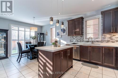 12 Lisson Crescent, Brampton (Credit Valley), ON - Indoor Photo Showing Kitchen With Upgraded Kitchen