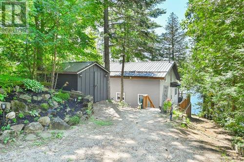 1092 1096 Ridge Lane, North Frontenac, ON - Outdoor