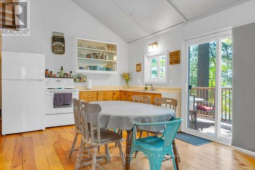 1092 1096 Ridge Lane, North Frontenac, ON - Indoor Photo Showing Dining Room