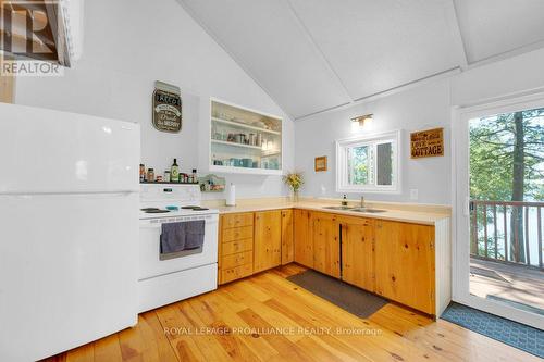 1092 1096 Ridge Lane, North Frontenac, ON - Indoor Photo Showing Kitchen With Double Sink