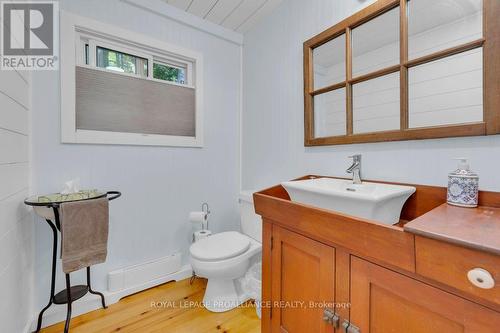 1092 1096 Ridge Lane, North Frontenac, ON - Indoor Photo Showing Bathroom