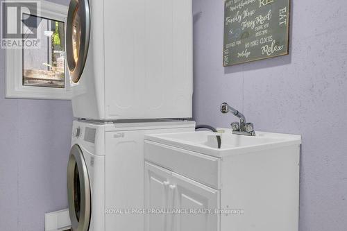 1092 1096 Ridge Lane, North Frontenac, ON - Indoor Photo Showing Laundry Room