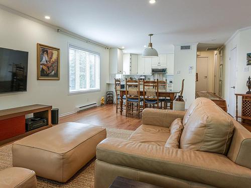 Vue d'ensemble - 2172 Rue Honoré-Beaugrand, Montréal (Mercier/Hochelaga-Maisonneuve), QC - Indoor Photo Showing Living Room