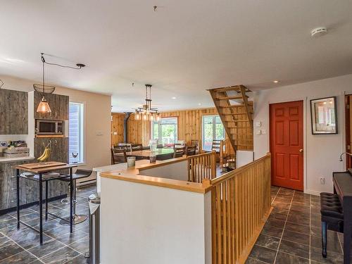 Vue d'ensemble - 165 Petit Lac Du Castor, Hérouxville, QC - Indoor Photo Showing Kitchen