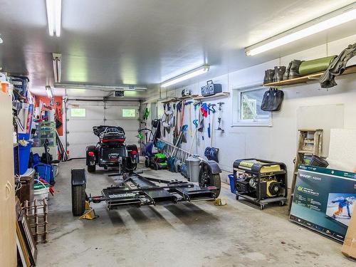 Garage - 165 Petit Lac Du Castor, Hérouxville, QC - Indoor Photo Showing Garage