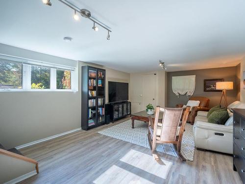 Salle familiale - 286 Ch. Bréard, Mont-Tremblant, QC - Indoor Photo Showing Living Room